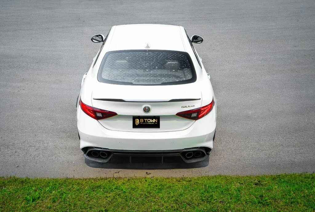 Alfa Romeo Giulia QUADROFOGLIO* CARBON* HK* , снимка 4 - Автомобили и джипове - 55387417