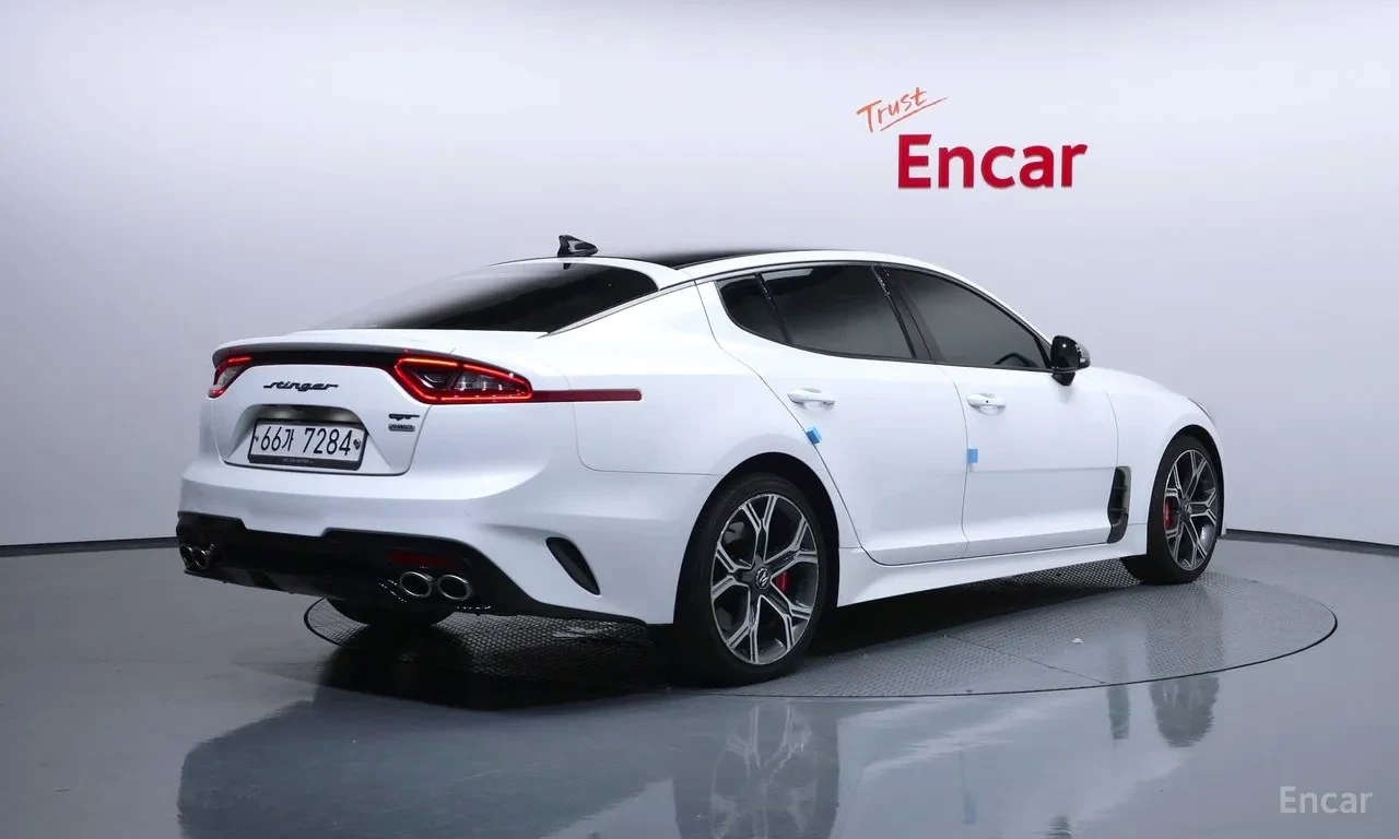 Kia Stinger 89669 KM | CAM | ПОДГРЕВ , снимка 2 - Автомобили и джипове - 55398362