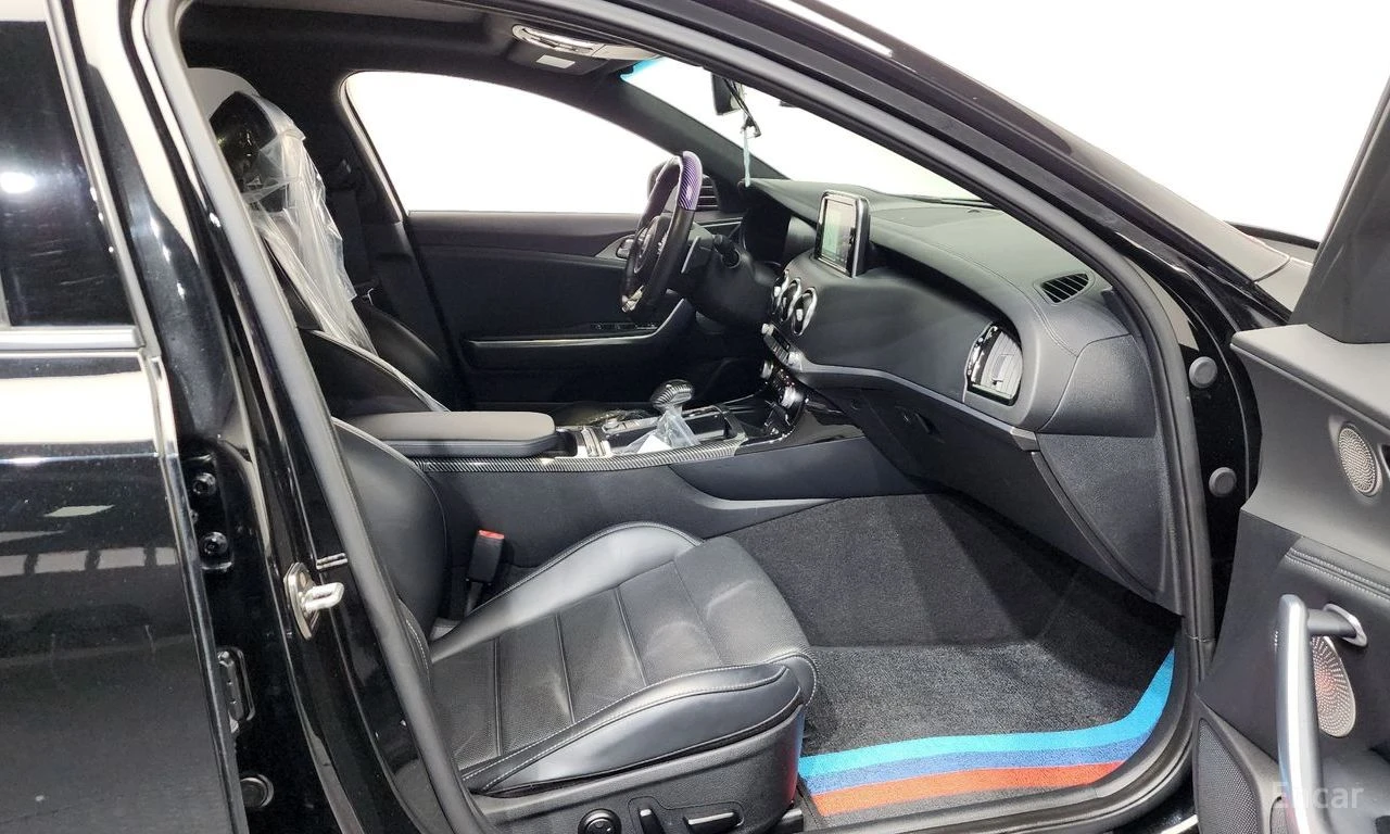 Kia Stinger 3.3* TURBO* GT* ОБДУХВАНЕ* ДИСТРОНИК* ХЕДЪП* 360КА, снимка 14 - Автомобили и джипове - 55536963