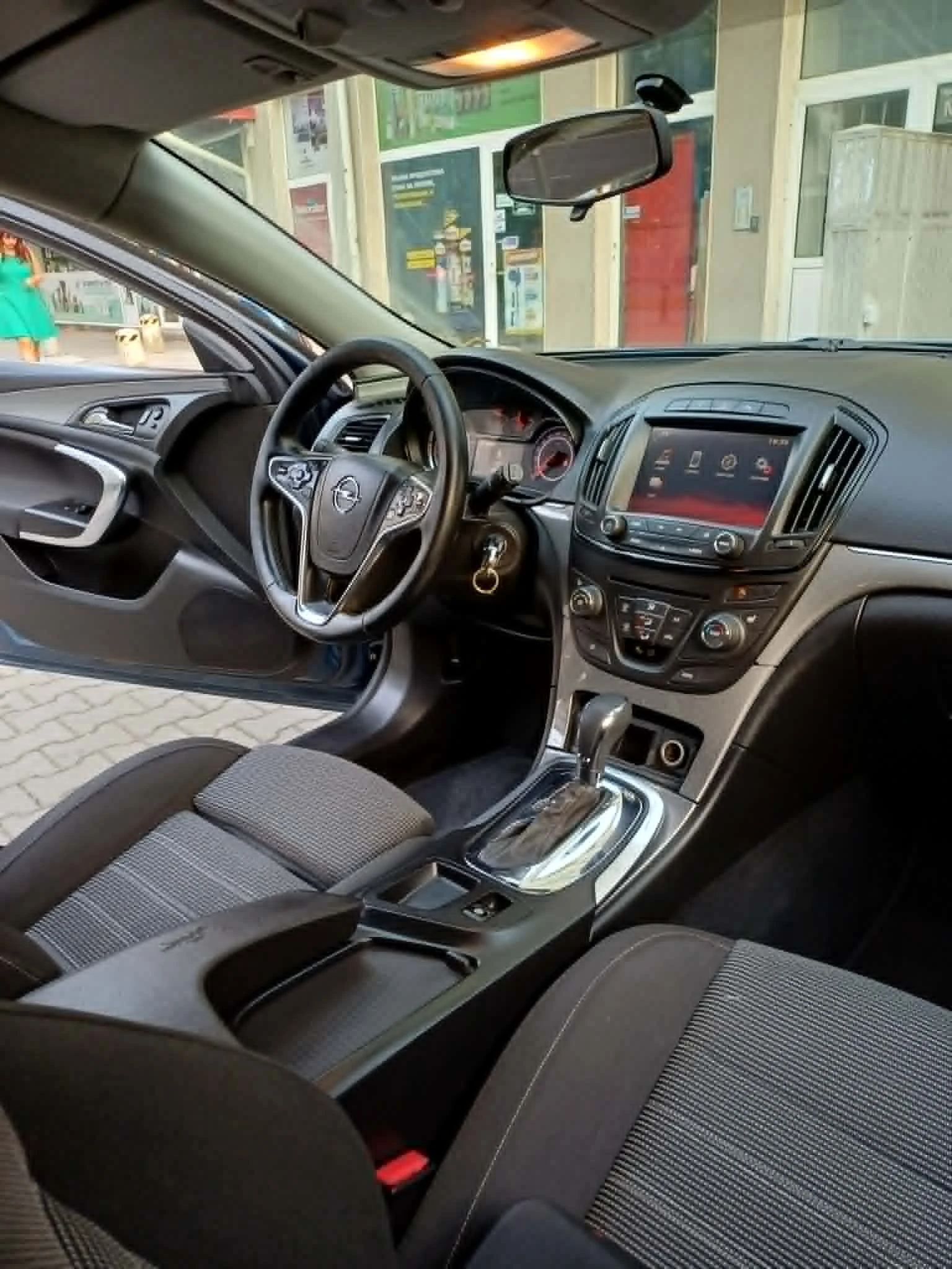 Opel Insignia  sport tourer sw , снимка 9 - Автомобили и джипове - 55565843