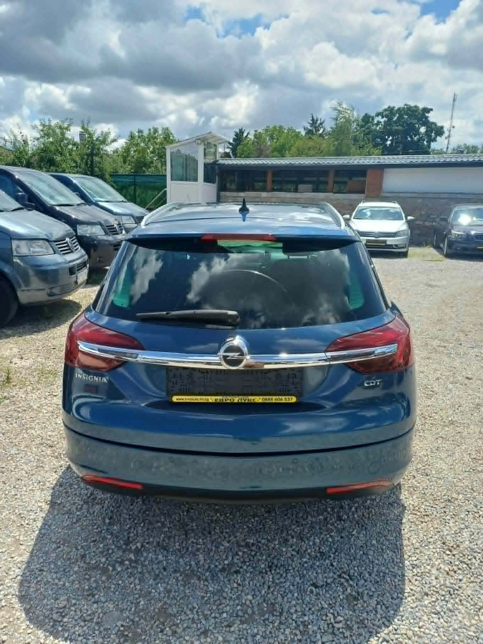 Opel Insignia  sport tourer sw , снимка 2 - Автомобили и джипове - 55565843
