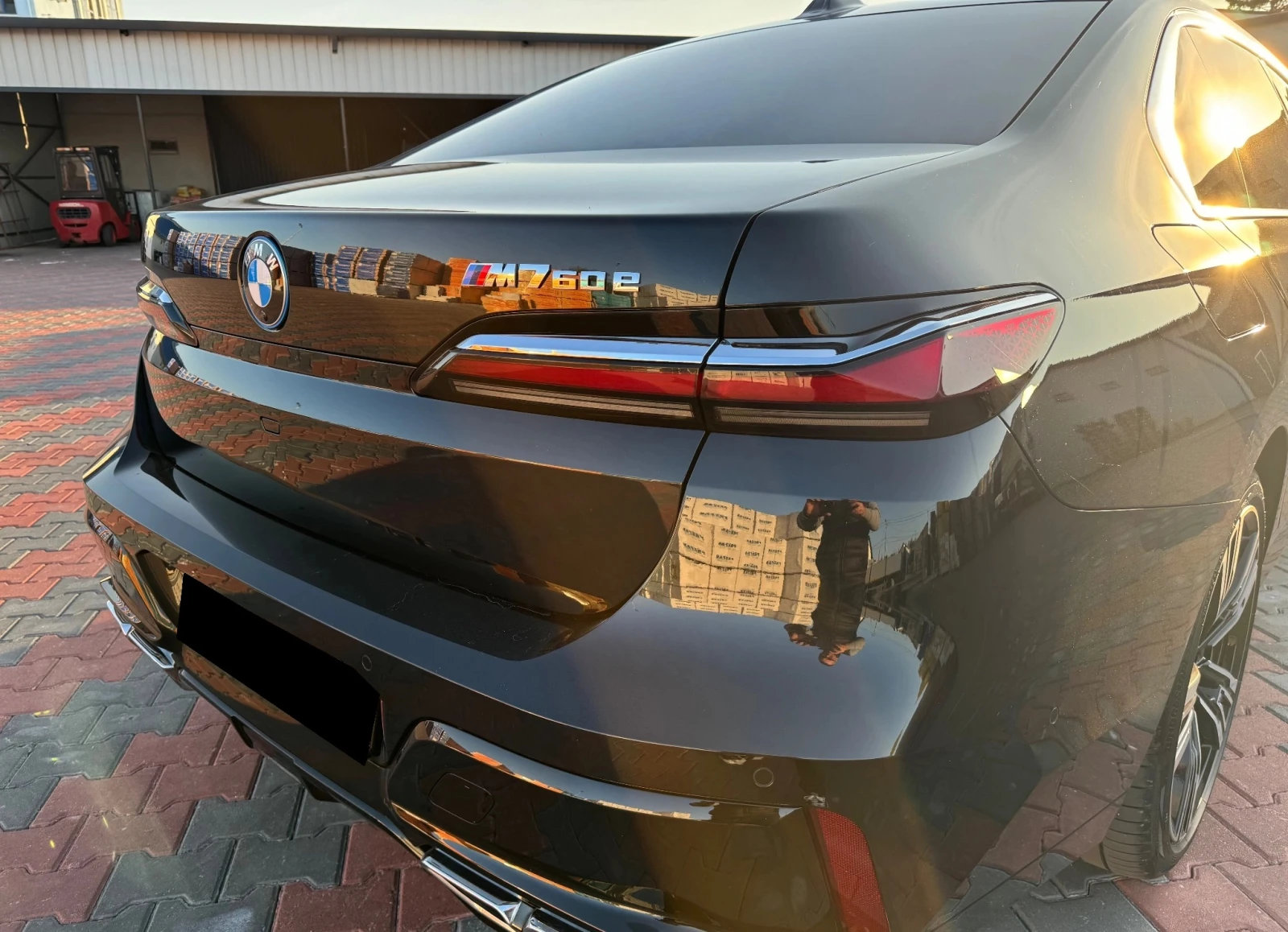 BMW 760 e xDrive M-Sport Plug-In Hybrid, снимка 4 - Автомобили и джипове - 55624468