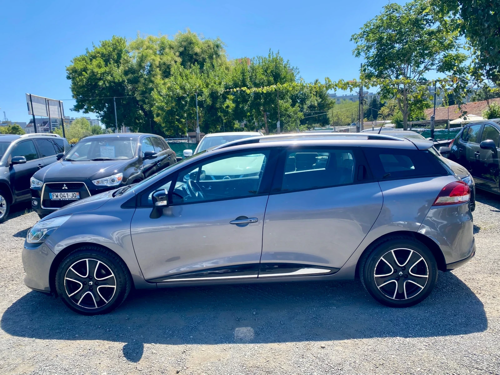 Renault Clio, снимка 5 - Автомобили и джипове - 55689969