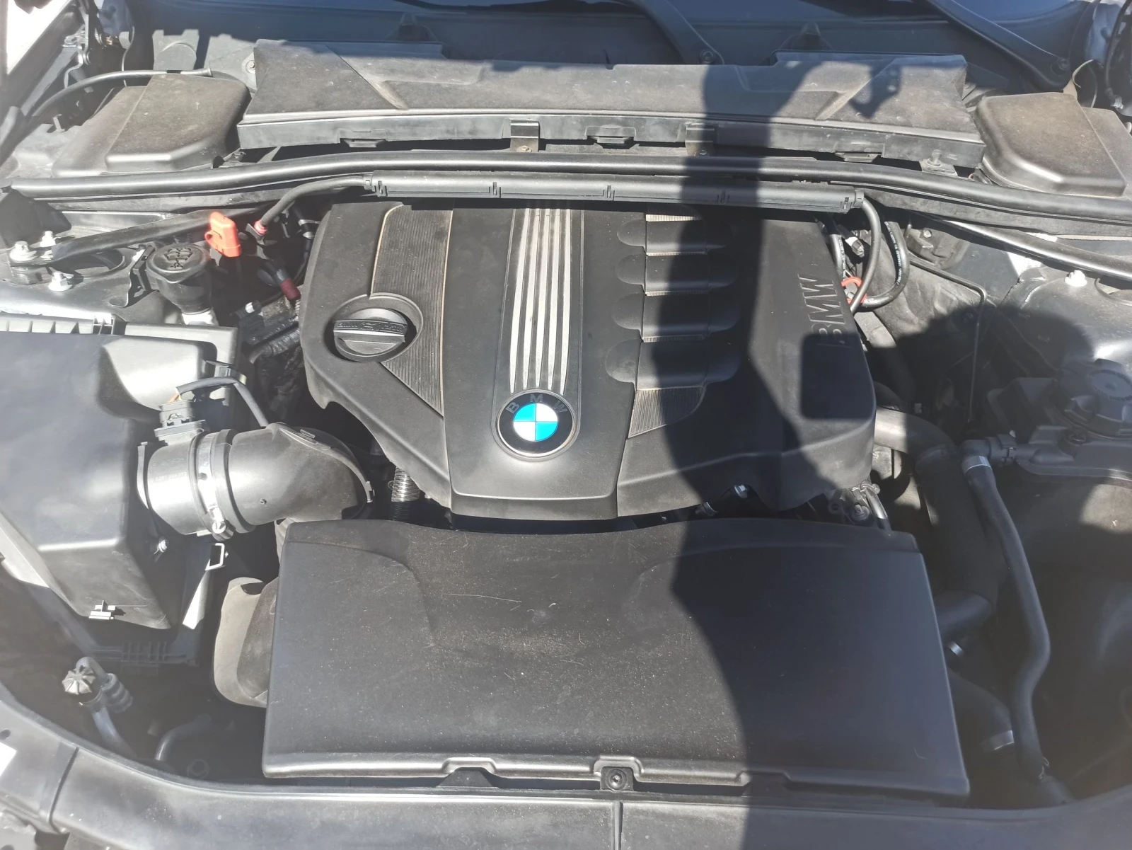 BMW 320 2.0, снимка 16 - Автомобили и джипове - 55999679