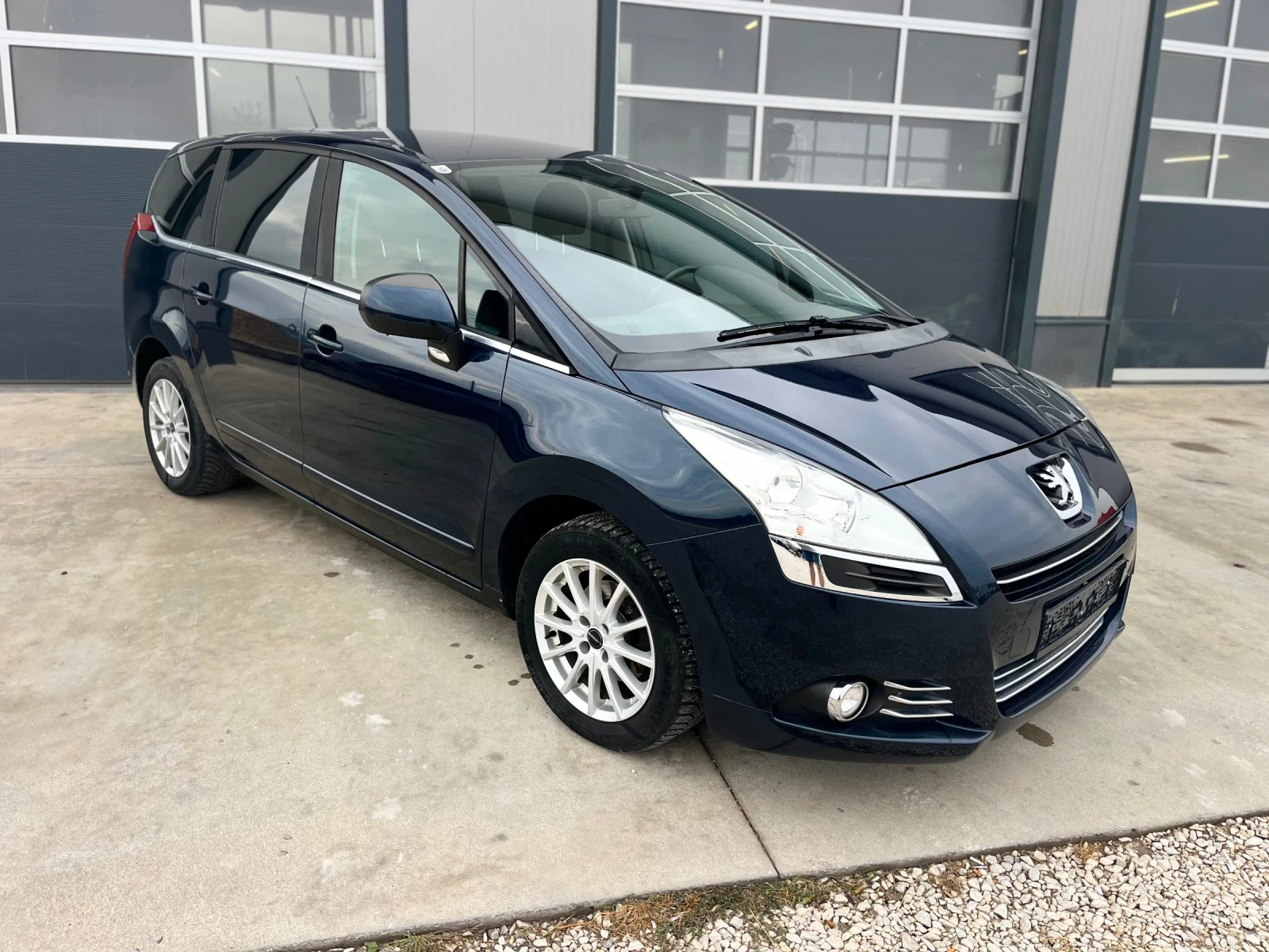 Peugeot 5008 1.6HDI, снимка 2 - Автомобили и джипове - 56232901