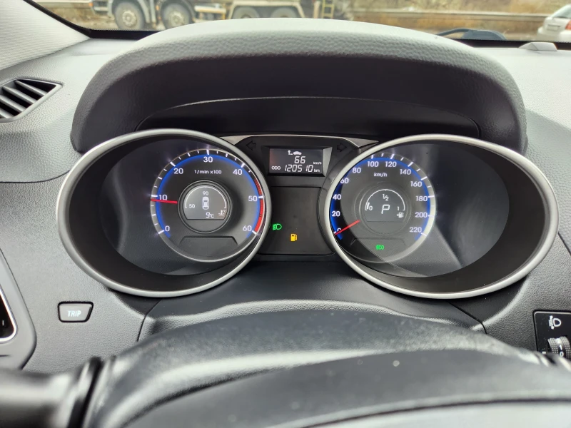 Hyundai IX35 2.2CRDI-184к.с EURO 5-4х4-АВТОМАТИК-ШВЕЙЦАРИЯ, снимка 9 - Автомобили и джипове - 48298710