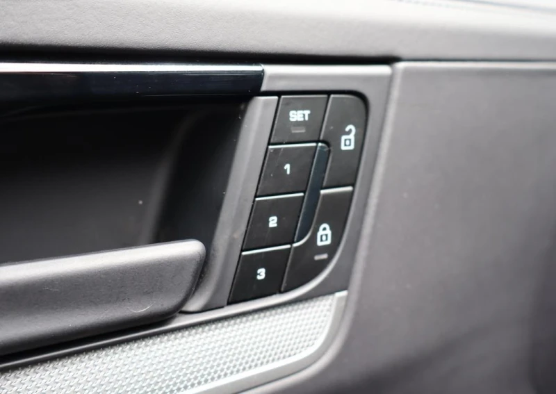 Porsche Cayenne E-Hybrid, снимка 10 - Автомобили и джипове - 50485343