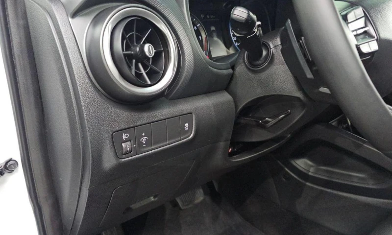 Hyundai Kona Gasoline 1.6 Turbo 2WD Inspiration, снимка 14 - Автомобили и джипове - 52112912