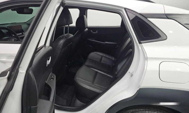 Hyundai Kona Gasoline 1.6 Turbo 2WD Inspiration, снимка 11 - Автомобили и джипове - 52112912