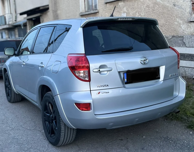 Toyota Rav4 2200, снимка 3 - Автомобили и джипове - 52350029
