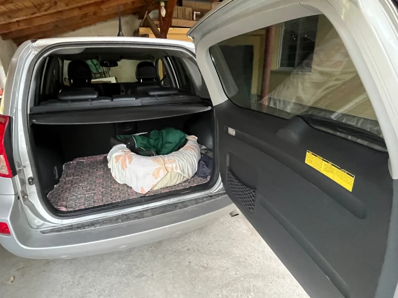 Toyota Rav4 2200, снимка 14 - Автомобили и джипове - 52350029