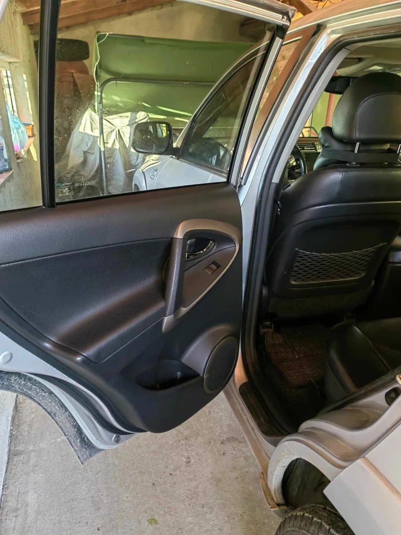 Toyota Rav4 2200, снимка 12 - Автомобили и джипове - 53332006