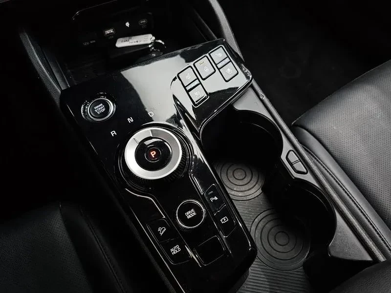 Kia Sportage, снимка 9 - Автомобили и джипове - 56731852