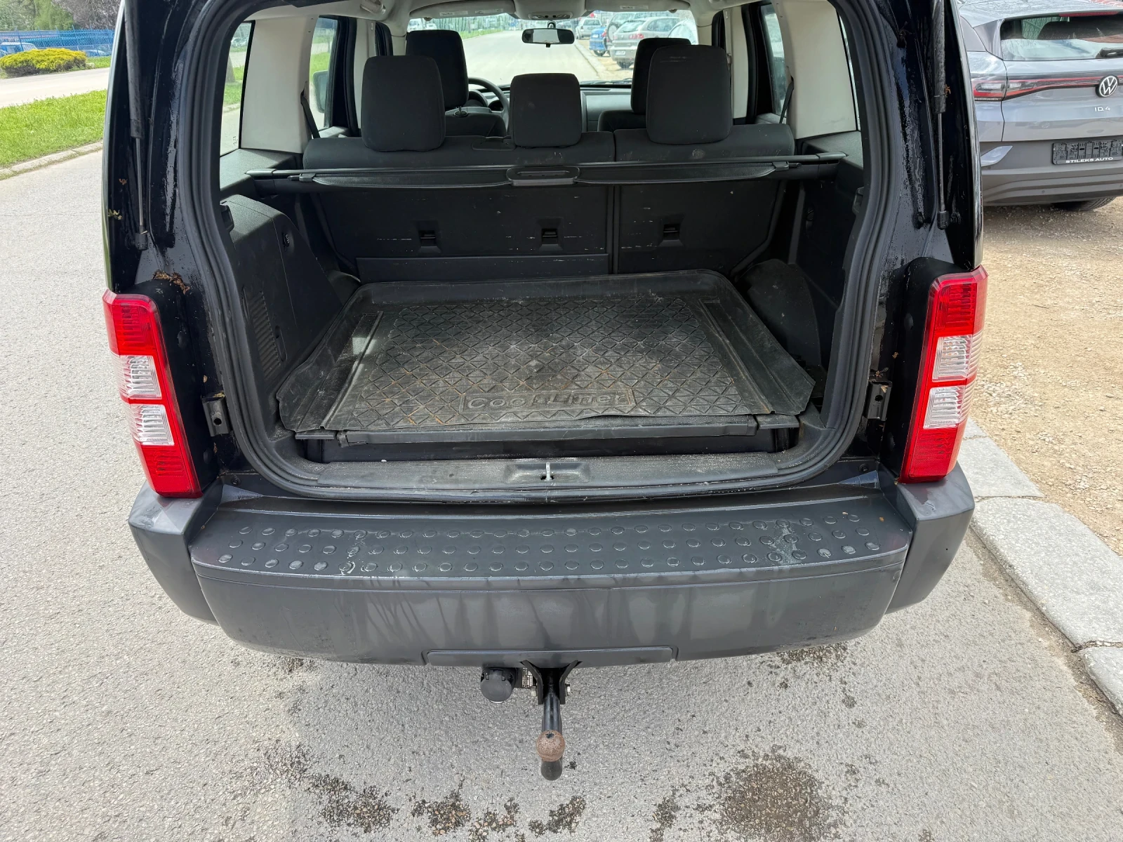 Dodge Nitro, снимка 10 - Автомобили и джипове - 54491042