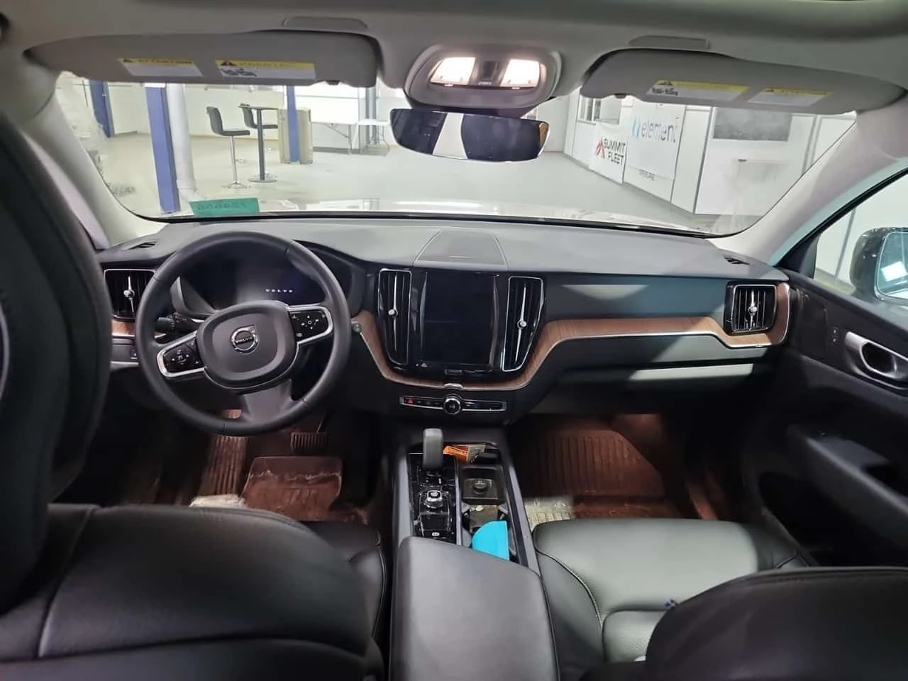 Volvo XC60 PLUS DARK THEME| MEMORY| PANO| 2 �����|  | Mobile.bg � ����������� 8