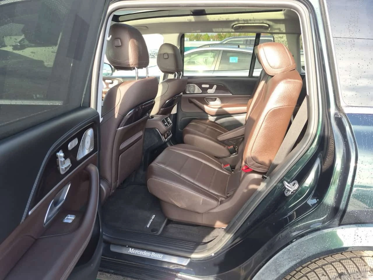 Mercedes-Benz GLS 450 ОБДУХВАНЕ * BURMESTER * ПАНО * 360 * МАСАЖ, снимка 12 - Автомобили и джипове - 54611705