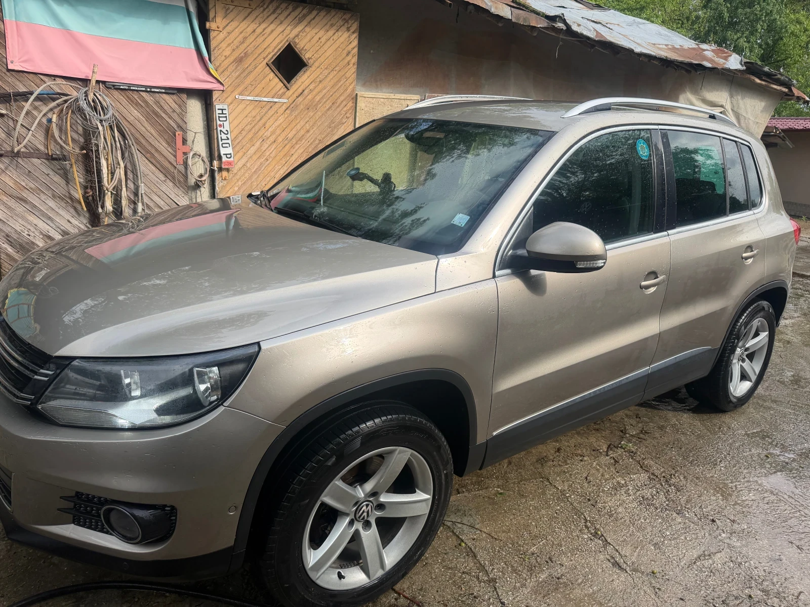 VW Tiguan, снимка 2 - Автомобили и джипове - 54811225