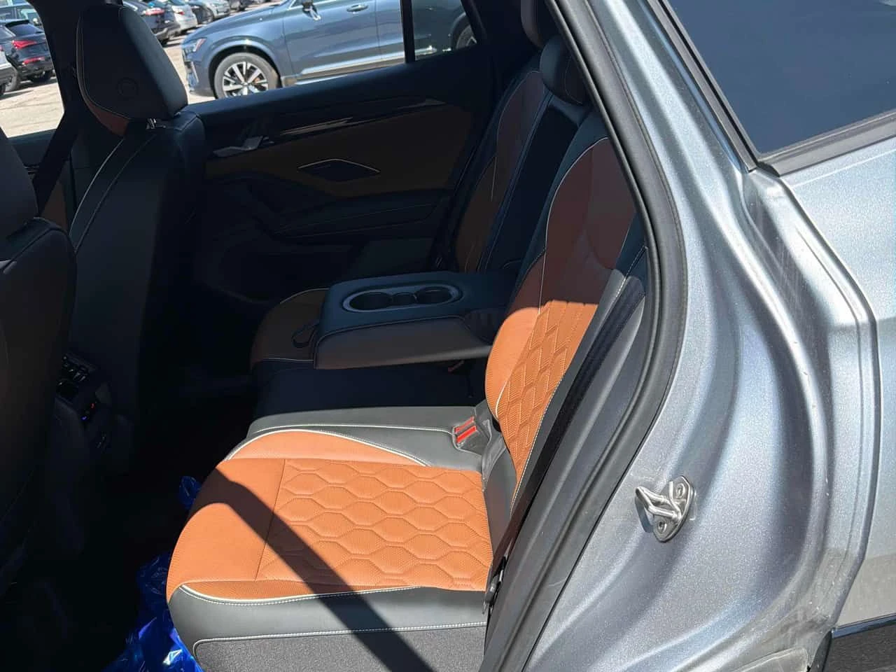 VW Tiguan  Highline R Line/360/ОБДУХ/Harman Kardon , снимка 11 - Автомобили и джипове - 55602343