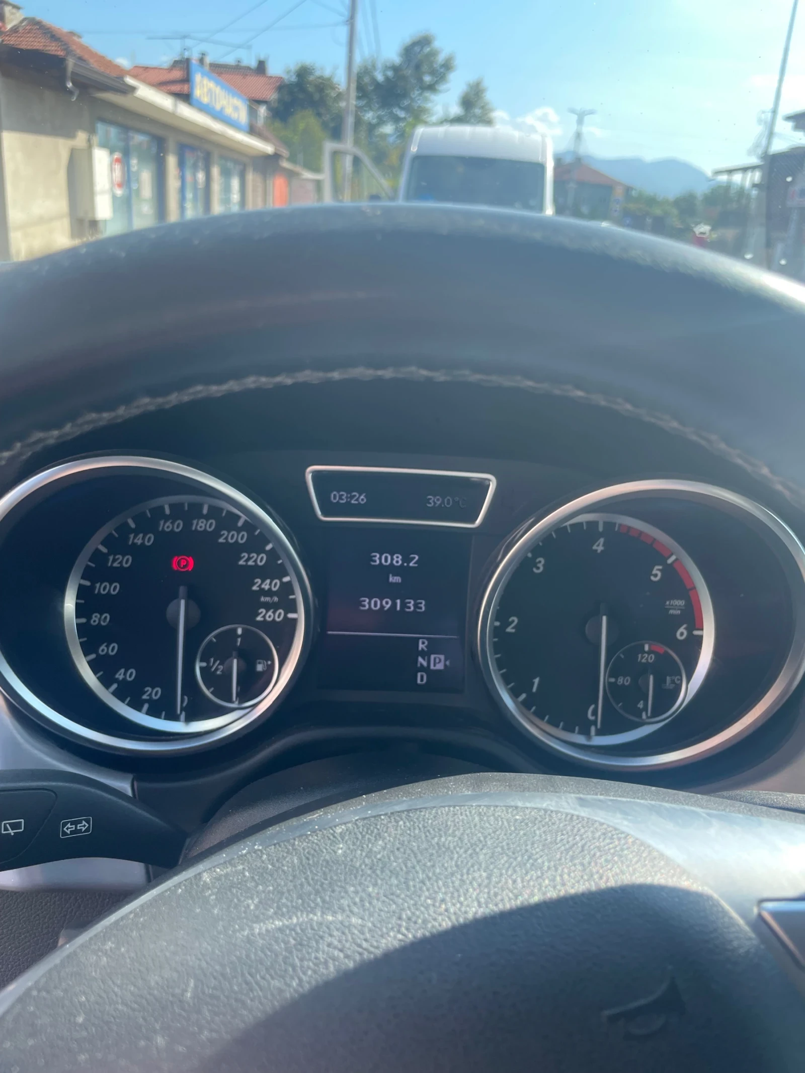 Mercedes-Benz ML 350 на пружини | Harman Kardon, снимка 12 - Автомобили и джипове - 56166669