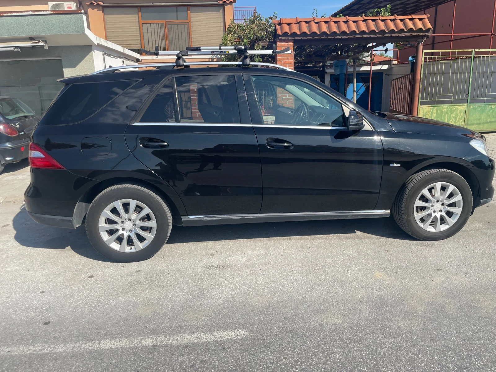 Mercedes-Benz ML 350 на пружини | Harman Kardon, снимка 2 - Автомобили и джипове - 56166669