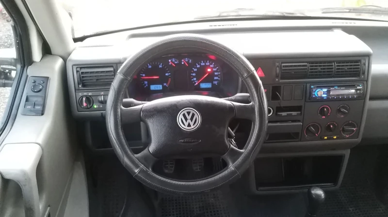 VW Transporter 2.5TDI Klima 8+ 1 места , снимка 10 - Бусове и автобуси - 48396228