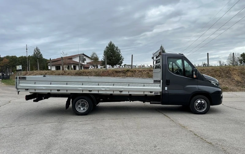 Iveco 35c17 3.0L* 4.85m* КЛИМА* БЛОКАЖ* ВЪЗ.ВЪЗГЛАВНИЦИ* N1, снимка 4 - Бусове и автобуси - 49715222