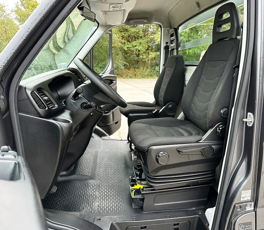 Iveco 35c17 3.0L* 4.85m* КЛИМА* БЛОКАЖ* ВЪЗ.ВЪЗГЛАВНИЦИ* N1 - изображение 8