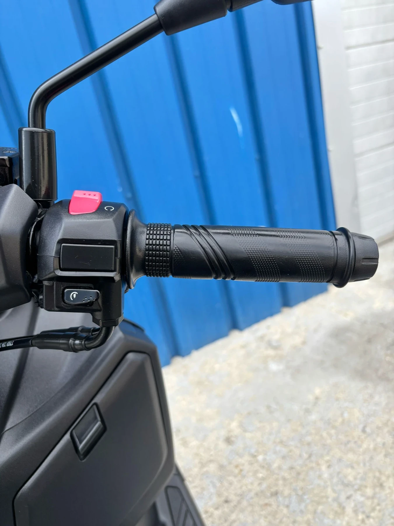 Sym GTS Joymax Z+ 300i ABS - изображение 9