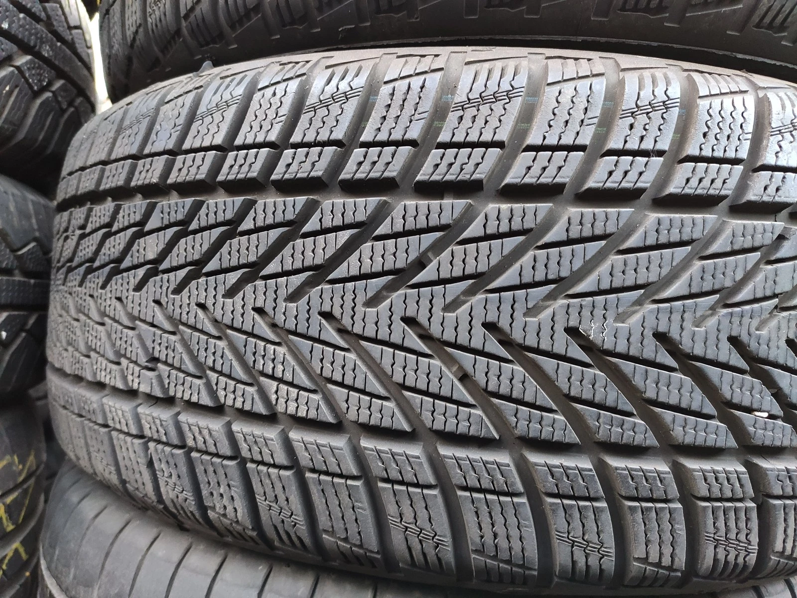 Гуми Зимни 225/45R17