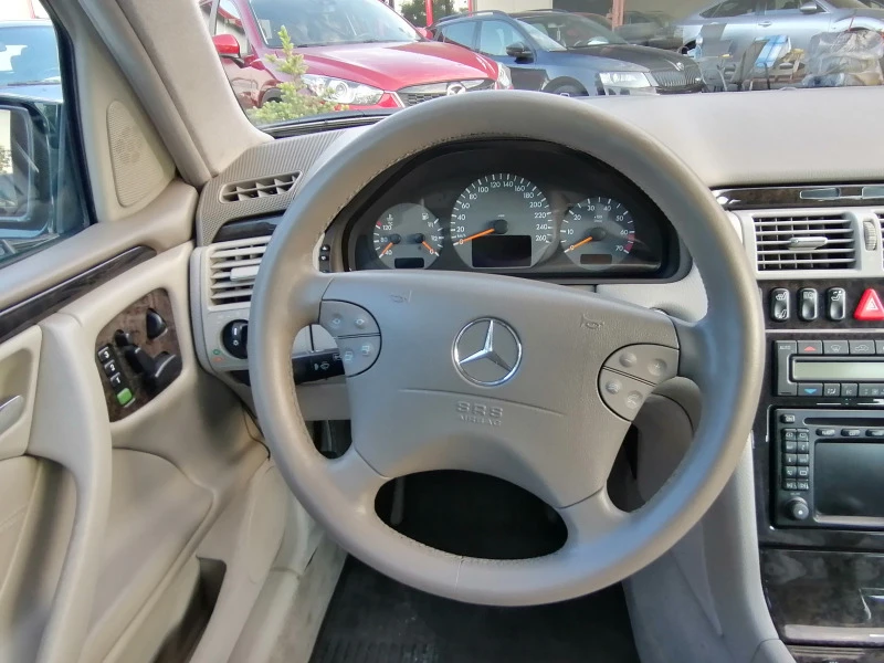 Mercedes-Benz E 320 АВТОМАТИК* 4х4* * , снимка 12 - Автомобили и джипове - 43391977