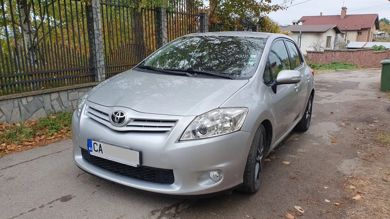 Toyota Auris, снимка 2 - Автомобили и джипове - 47756617