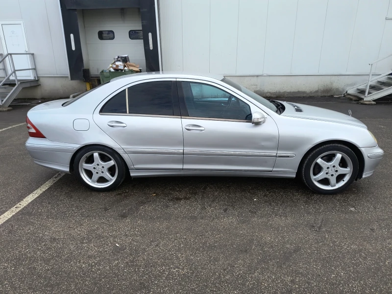 Mercedes-Benz C 200, снимка 3 - Автомобили и джипове - 49135260