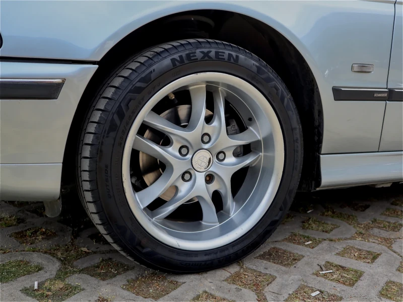 BMW 520, снимка 8 - Автомобили и джипове - 52283288