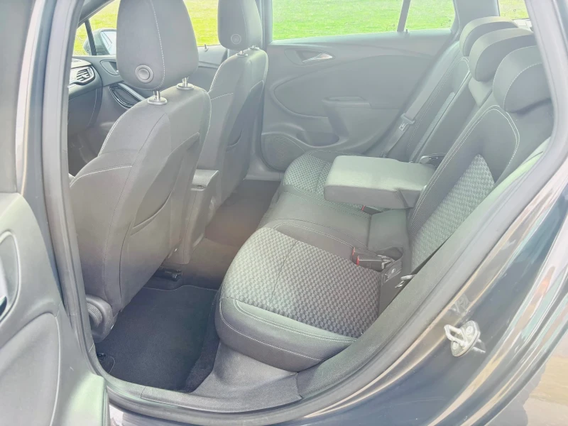 Opel Astra 1.4T-125ks., снимка 11 - Автомобили и джипове - 52554896