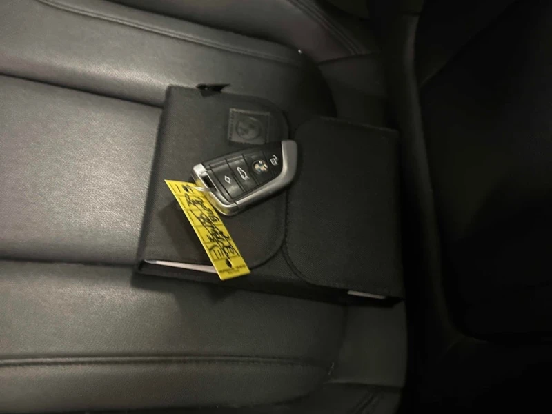 BMW 330 * 330i xDrive * CARFAX * ЦЕНА ДО БГ, снимка 13 - Автомобили и джипове - 52975609