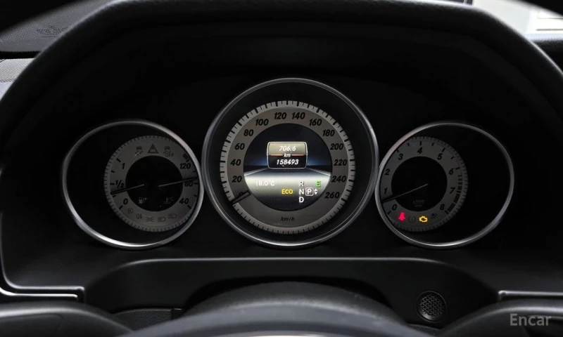 Mercedes-Benz E 300, снимка 8 - Автомобили и джипове - 53098093