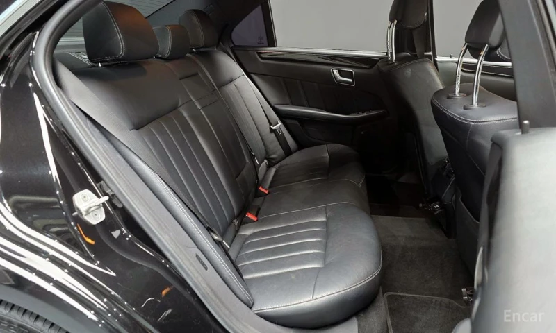 Mercedes-Benz E 300, снимка 12 - Автомобили и джипове - 53098093