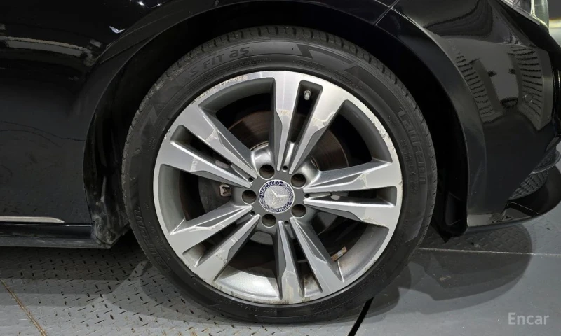 Mercedes-Benz E 300, снимка 5 - Автомобили и джипове - 53098093