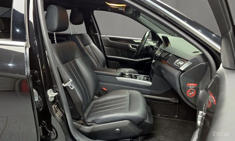Mercedes-Benz E 300, снимка 11 - Автомобили и джипове - 53098093