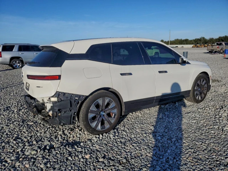 BMW iX Xdrive50* Подгреви* Harman Kardon* BUY NOW, снимка 5 - Автомобили и джипове - 53374148