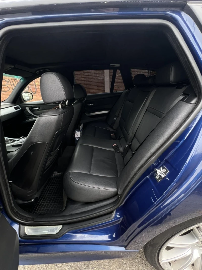BMW 330 M paket 350+ , снимка 12 - Автомобили и джипове - 53563940