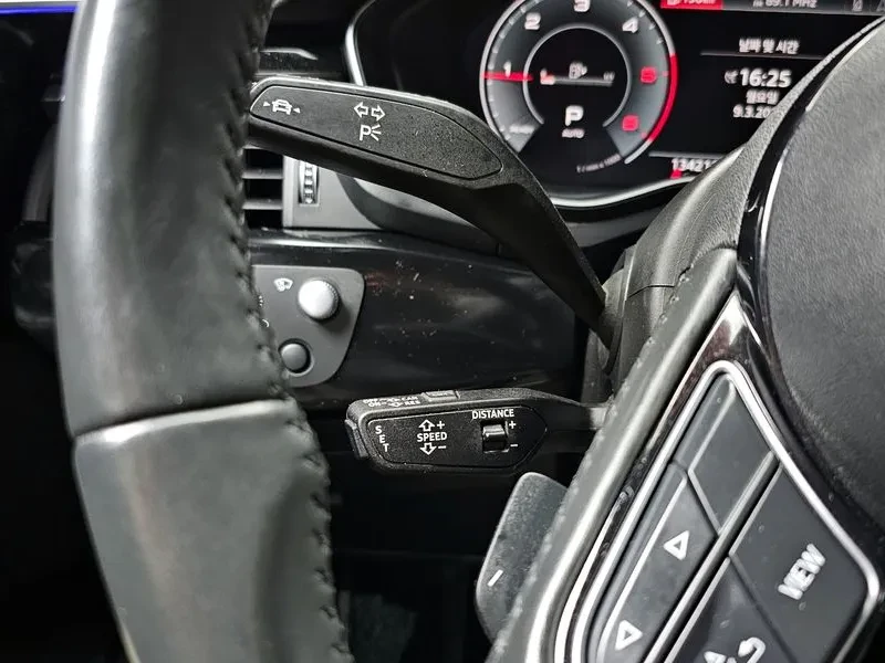 Audi A4 2.0 TDI, снимка 17 - Автомобили и джипове - 54144109