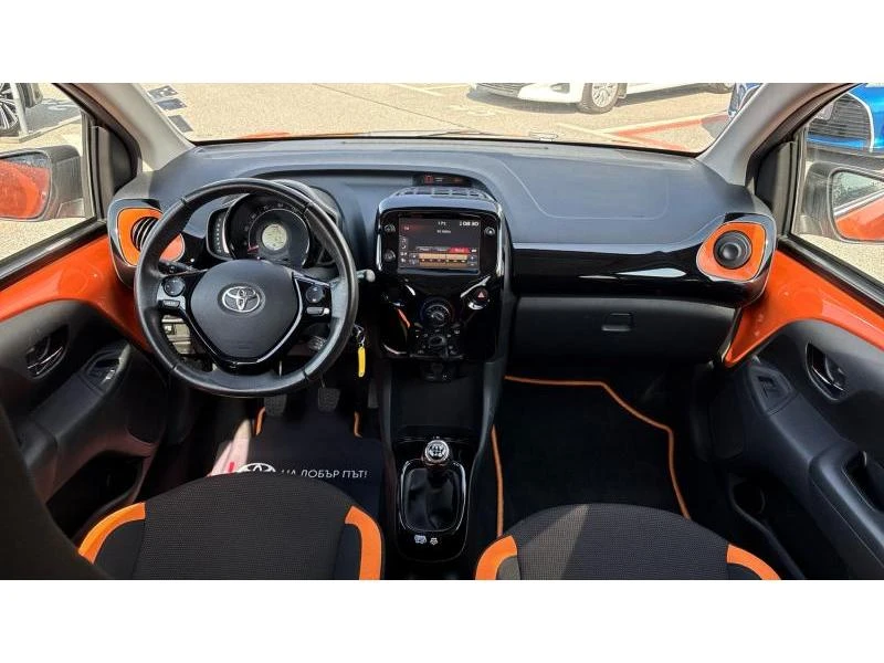 Toyota Aygo 1.0P MT X-CITE, снимка 8 - Автомобили и джипове - 54619252