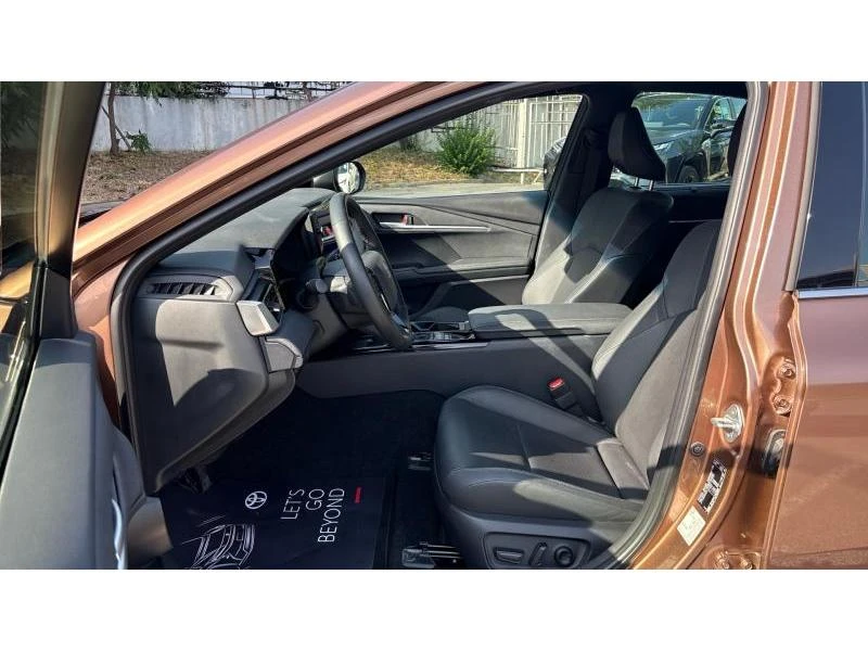 Toyota Camry 2.5HSD LUXURY, снимка 12 - Автомобили и джипове - 55948133