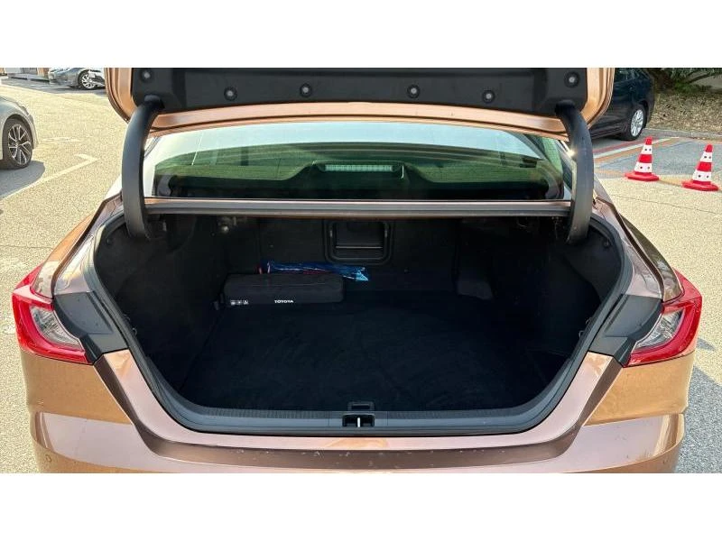 Toyota Camry 2.5HSD LUXURY, снимка 10 - Автомобили и джипове - 55948133