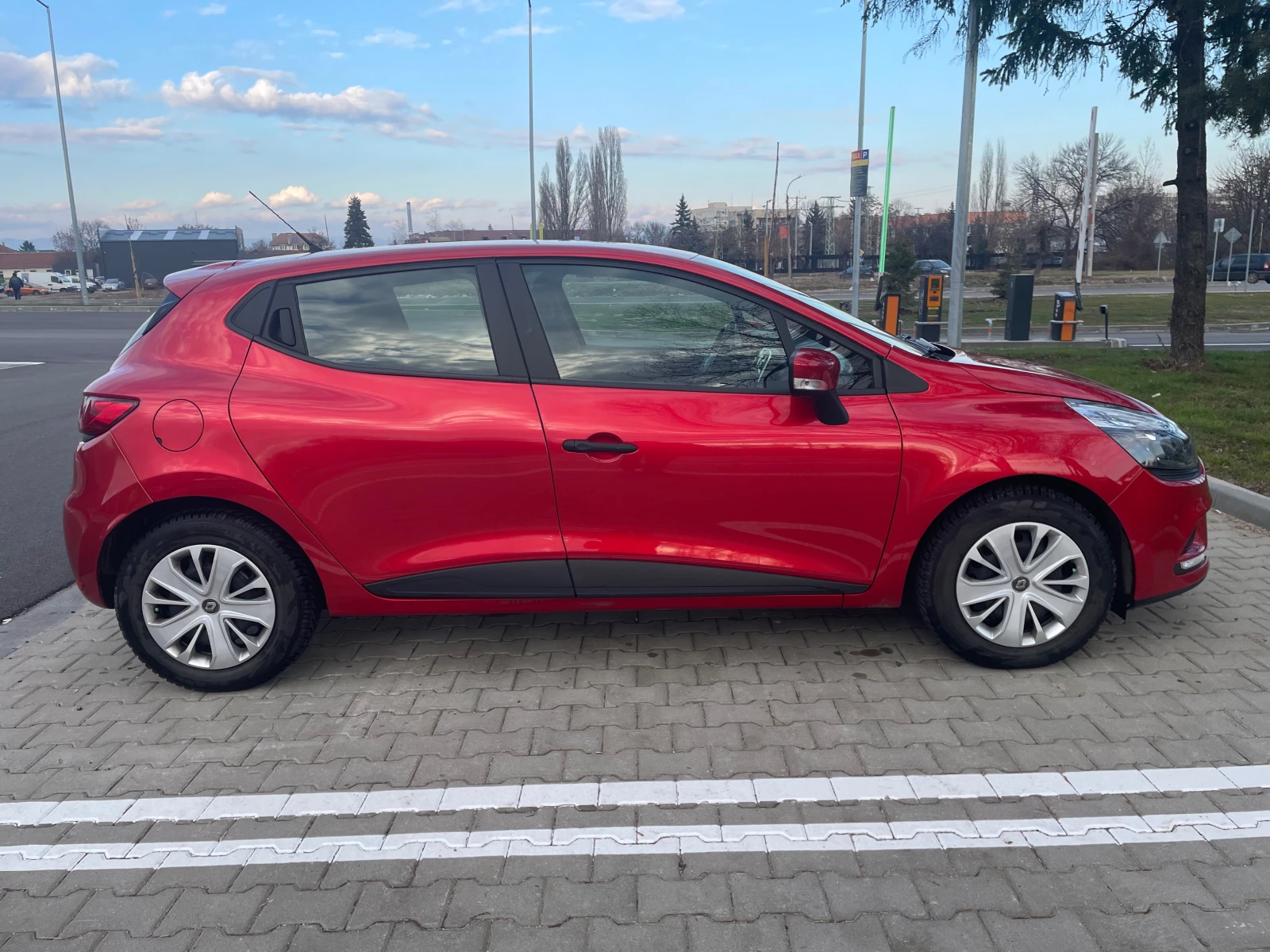 Renault Clio 1.2 /54000 км/ РЕАЛНИ - изображение 3