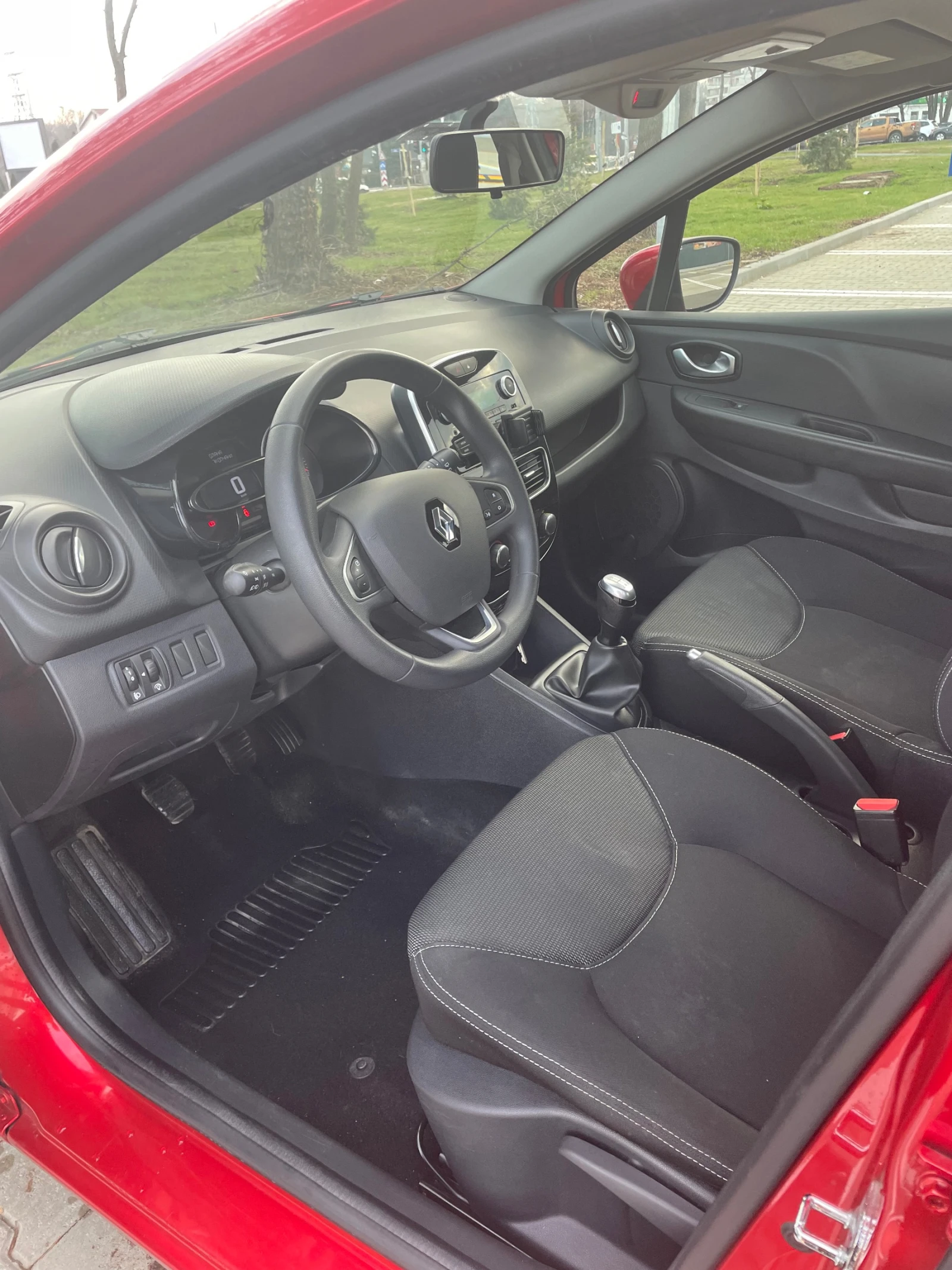 Renault Clio 1.2 /54000 км/ РЕАЛНИ - изображение 5