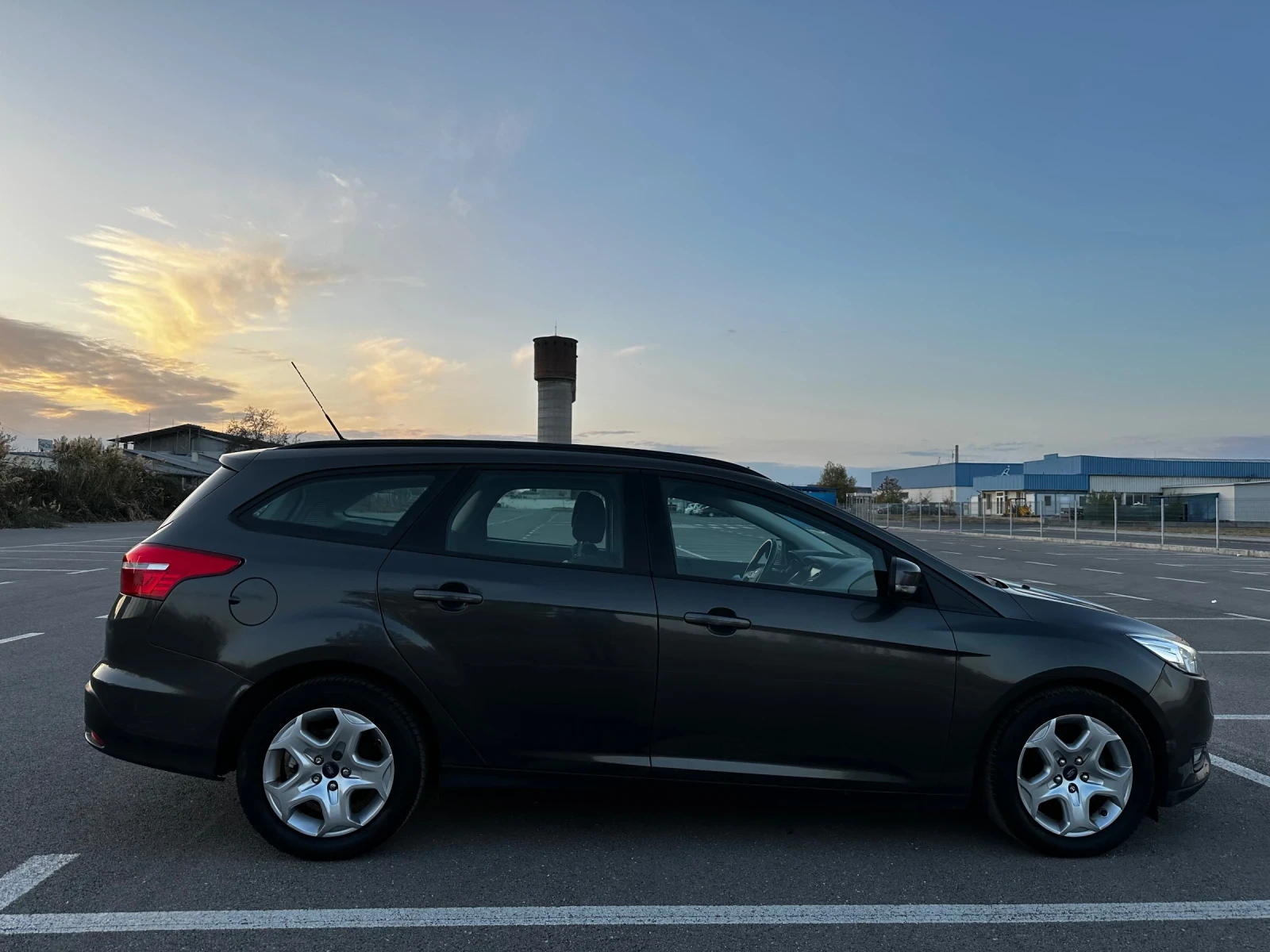 Ford Focus 1.0* EcoBoost* Navi* EURO6 - изображение 8