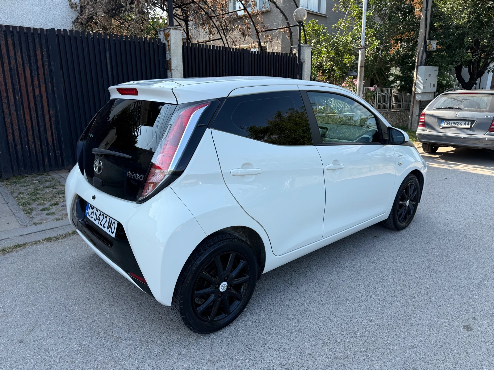 Toyota Aygo 1.0i АВТОМАТ - изображение 6
