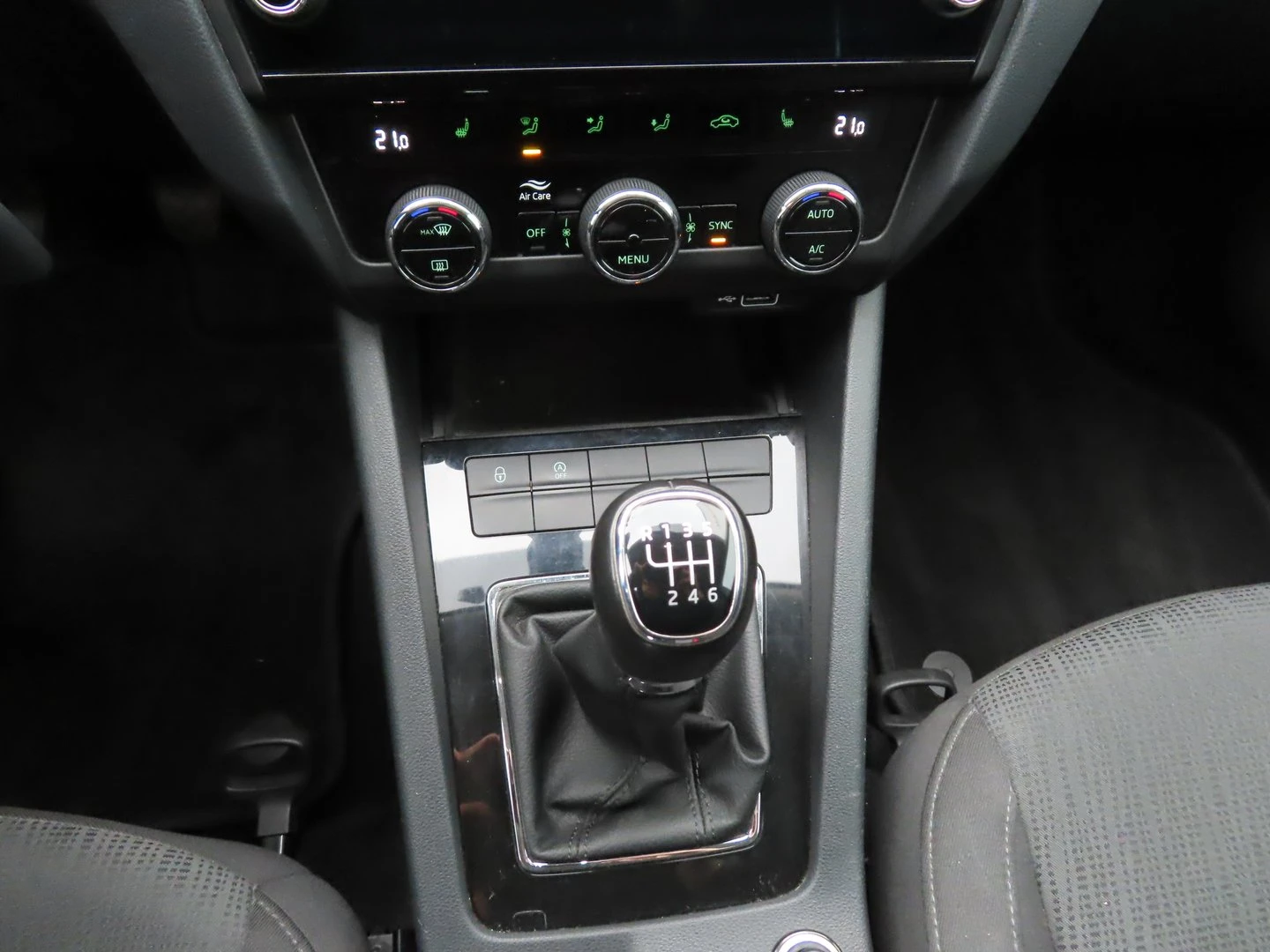 Skoda Octavia Style 1.5 TSI 150KS  MT6 - изображение 10